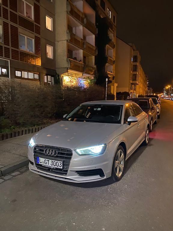 Gebraucht Audi A3 Ambition 150 PS (110 kW) 2015 Grau Limousine