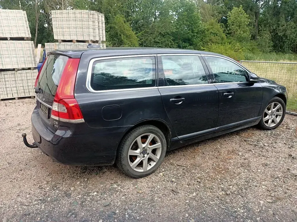 Gebraucht Volvo V70 Momentum 215 PS (158 kW) 2015 Grau Kombi