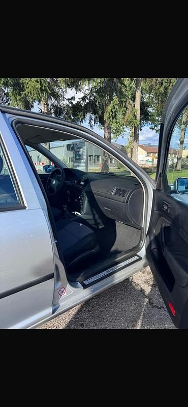 Gebraucht VW Golf IV 90 PS (66 kW) 2001 Silber Kleinwagen