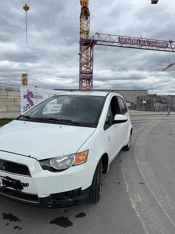 Gebraucht Mitsubishi Colt Edition 95 PS (69 kW) 2011 Weiß Kleinwagen