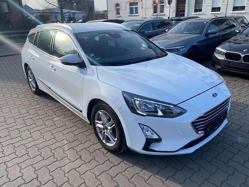 Gebraucht Ford Focus Cool & Connect 120 PS (88 kW) 2020 Weiß Kombi