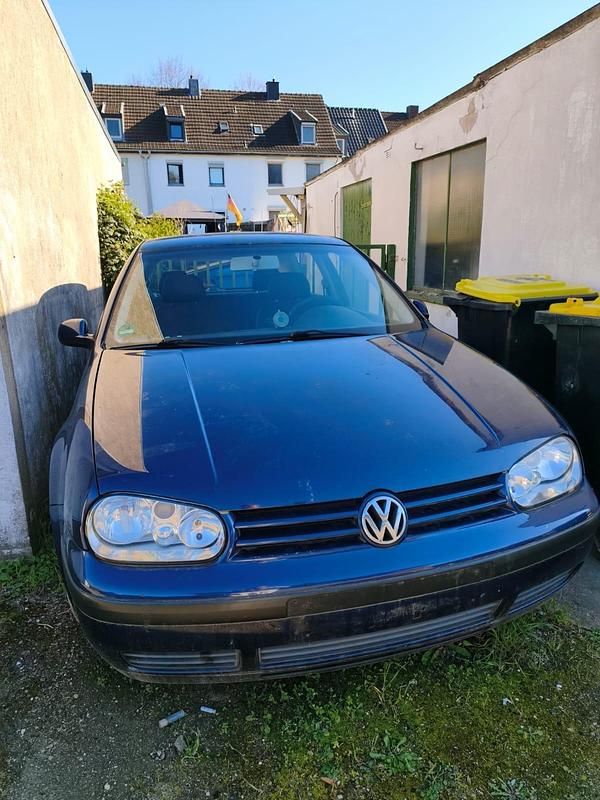 Gebraucht VW Golf IV 75 PS (55 kW) 2002 Blau Kleinwagen