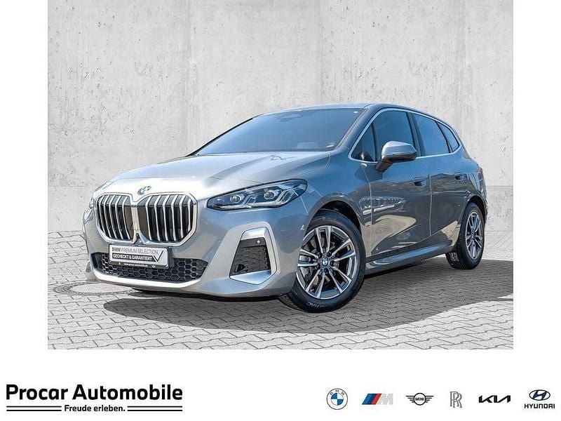 Grau Gebraucht 2023 BMW 218 Active Tourer M Sport Van / Kleinbus | 31.490 € (Fairer Preis) - Bild 1/4