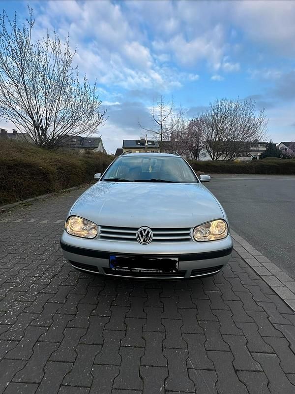 Gebraucht VW Golf IV 90 PS (66 kW) 2001 Silber Kombi
