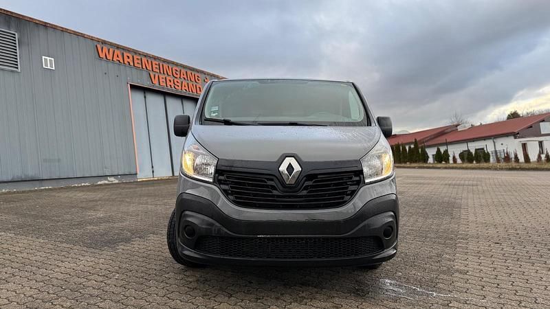 Gebraucht Renault Trafic 95 PS (69 kW) 2019 Grau Van / Kleinbus