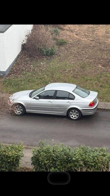 Silber Gebraucht 2000 BMW 325 Limousine | 2.849 € (Superpreis) - Bild 1/4