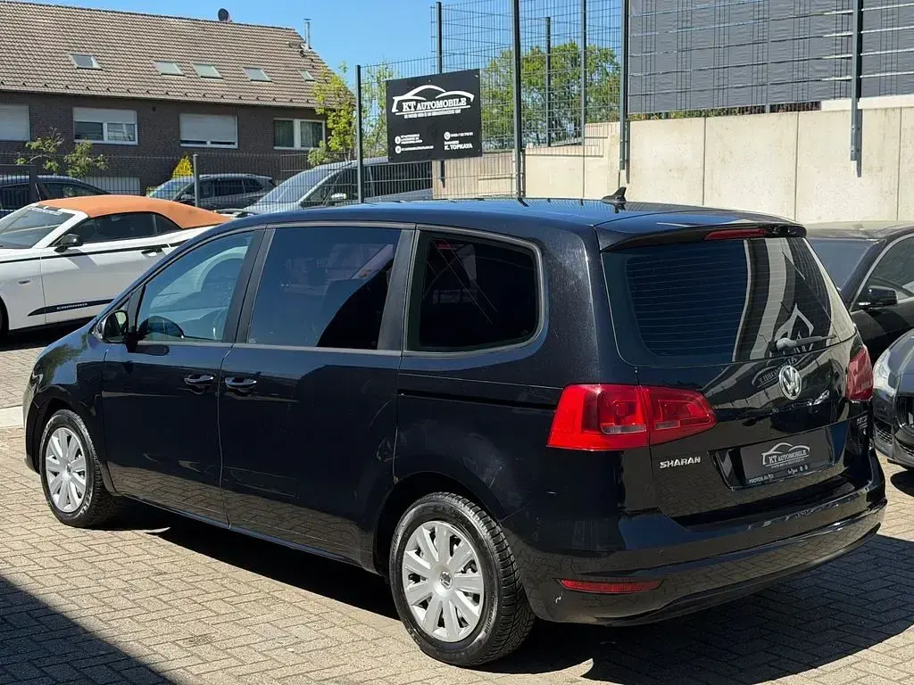 Second-hand VW Sharan 170 CP (125 kW) 2016 Negru Monovolum