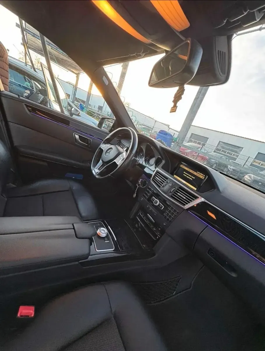 Gebraucht Mercedes E350 Elegance 306 PS (225 kW) 2011 Schwarz Limousine