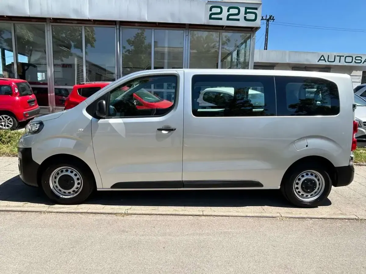 Gebraucht Peugeot Expert 120 PS (88 kW) 2018 Gris aluminium Van