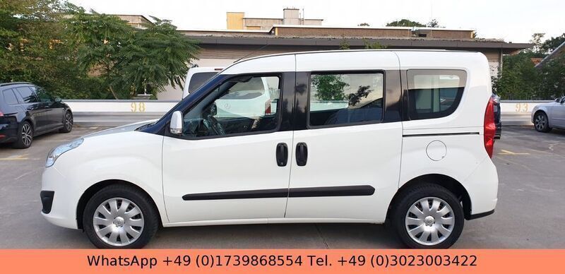 Weiß Gebraucht 2016 Opel Combo Edition Van / Kleinbus | 10.900 € (Teuer) - Bild 1/4