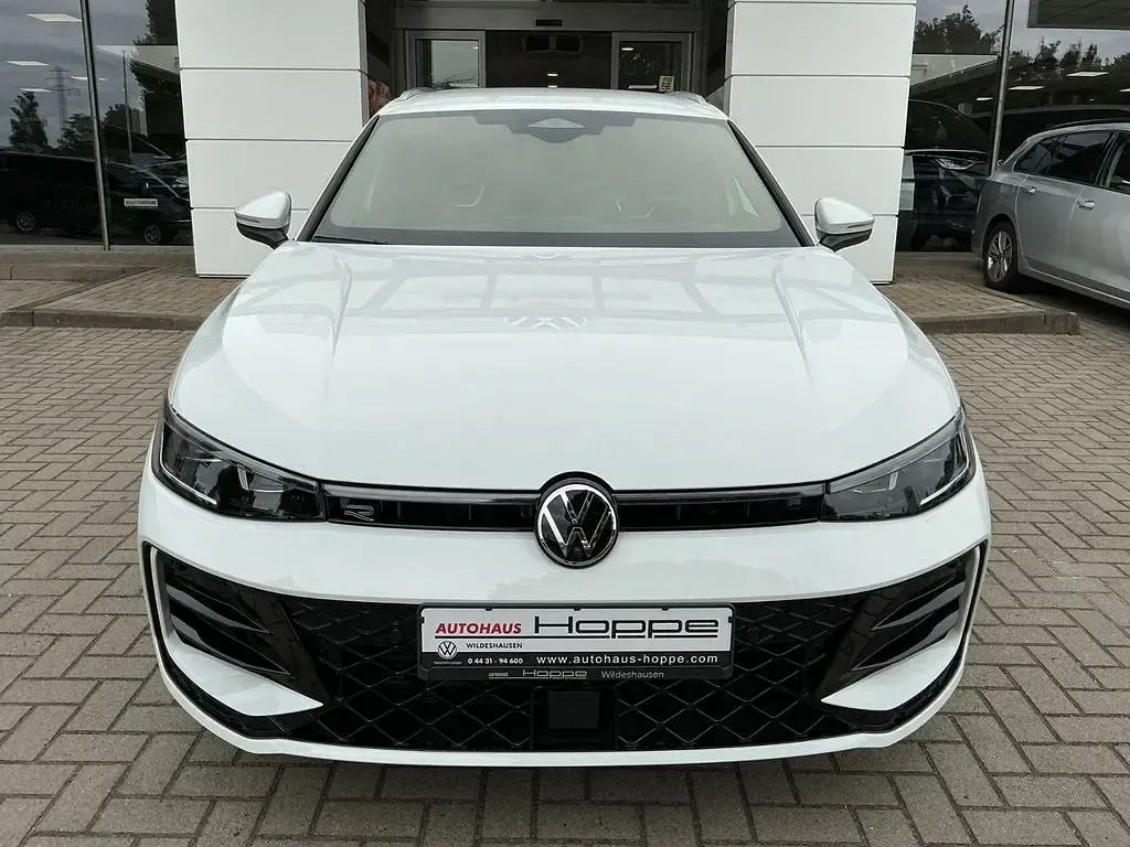 Neu VW Passat R-line 150 PS (110 kW) 2025 Weiß Kombi