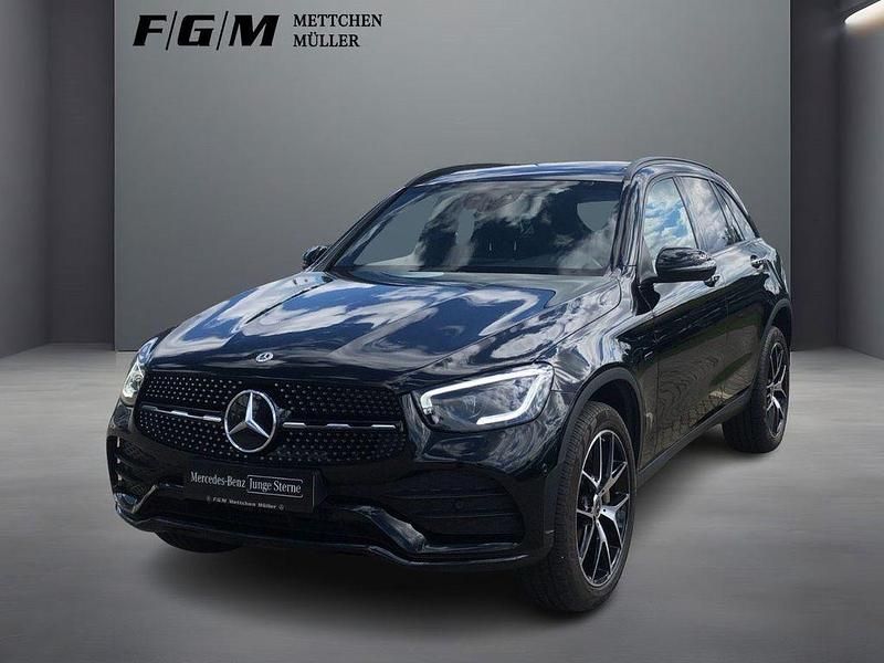 Schwarz Gebraucht 2020 Mercedes GLC300e AMG line SUV | 45.590 € (Etwas zu teuer) - Bild 1/4