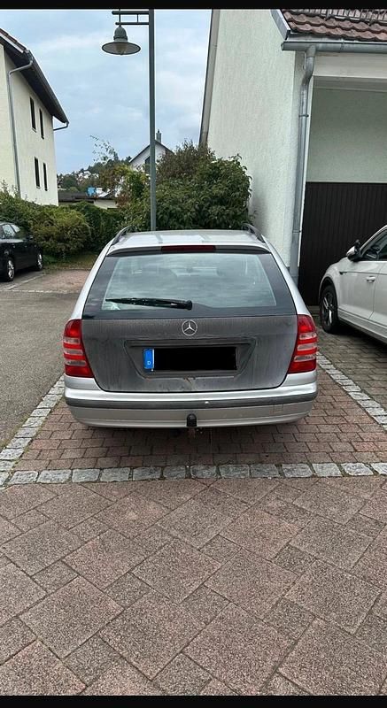 Silber Gebraucht 2002 Mercedes C180 Kombi | 1.200 € (Fairer Preis) - Bild 1/4