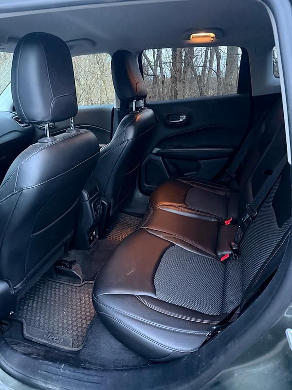 Gebraucht Jeep Compass Limited 170 PS (125 kW) 2017 Grün SUV