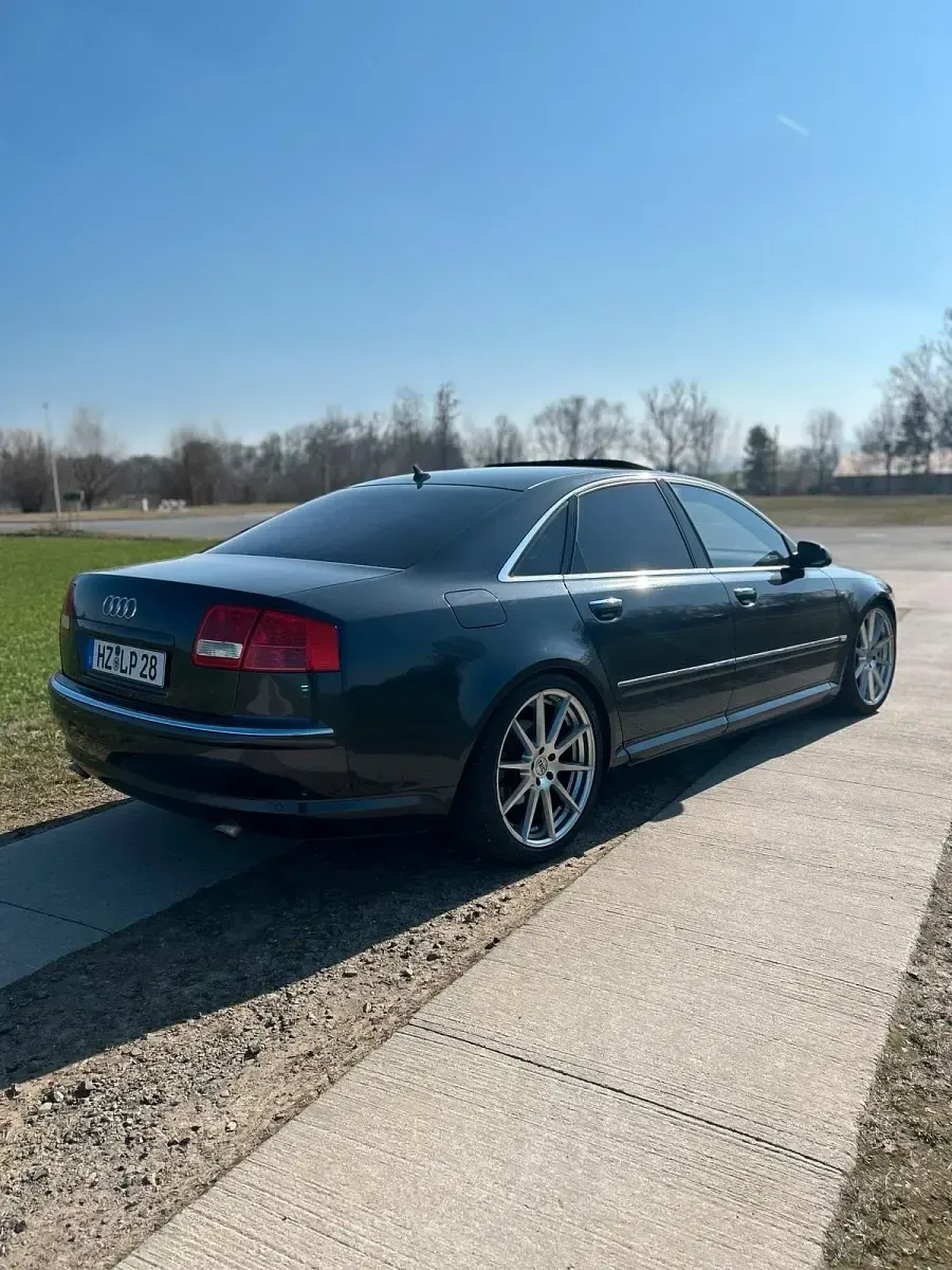 Gebraucht Audi A8 230 PS (169 kW) 2005 Blau Limousine