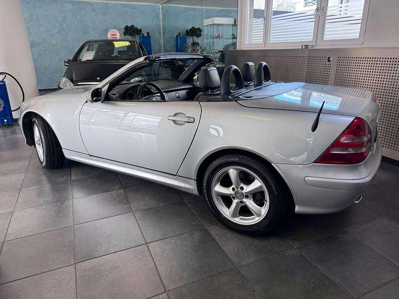 Gebraucht Mercedes SLK320 218 PS (160 kW) 2002 Silber Cabrio