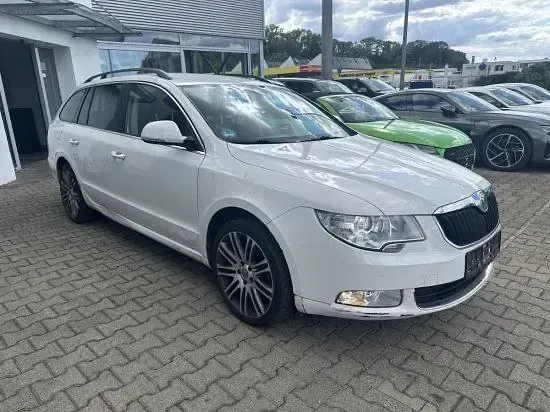Gebraucht Skoda Superb 140 PS (102 kW) 2012 Weiß Kombi