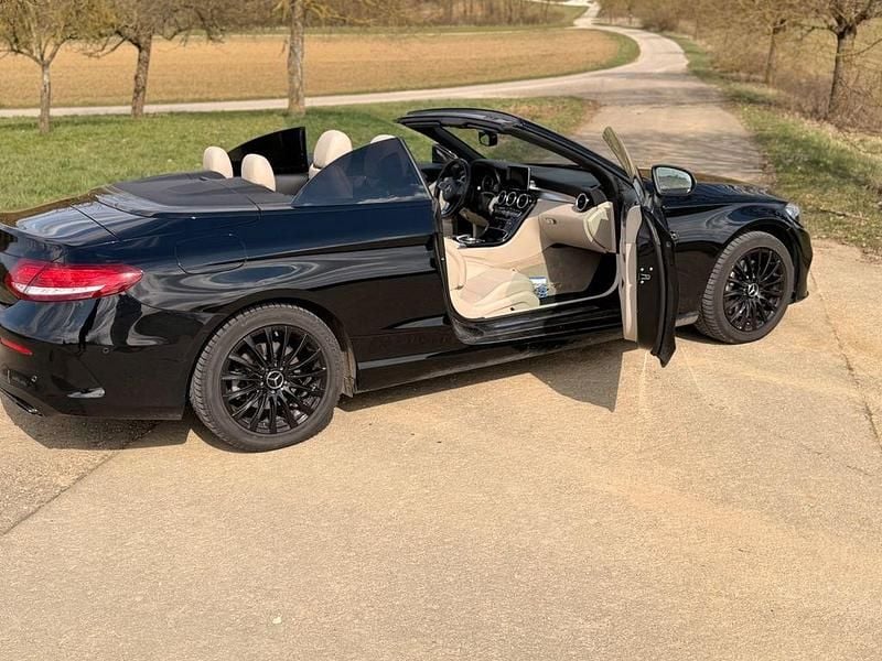Gebraucht Mercedes C250 211 PS (155 kW) 2017 Schwarz Cabrio