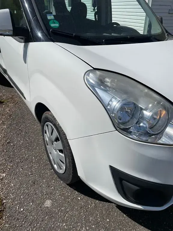 Używany Opel Combo Edition 120 KM (88 kW) 2016 Biały Minivan