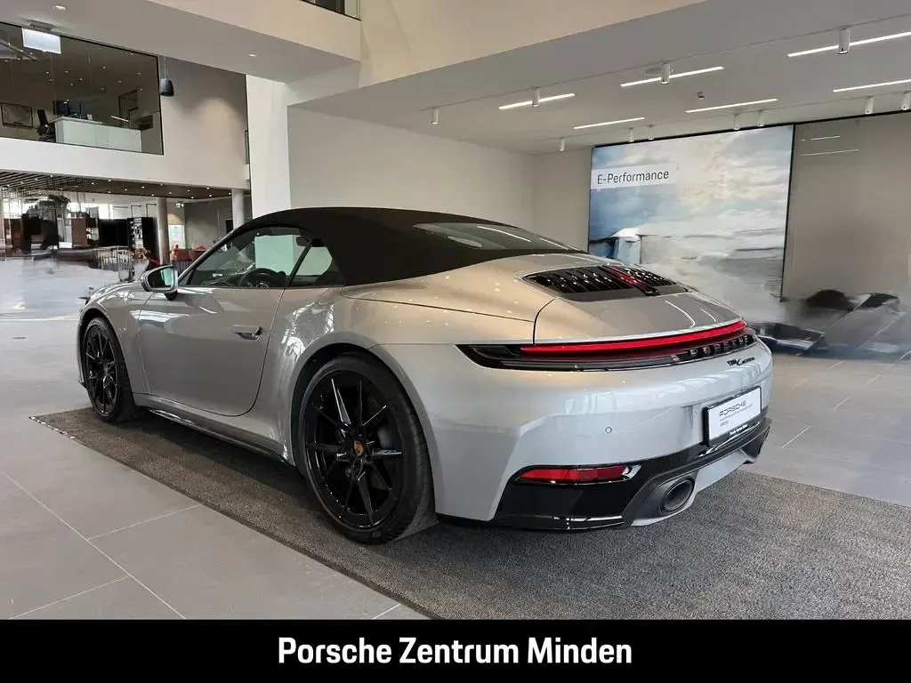 Gebraucht Porsche 911 Carrera Cabriolet 394 PS (289 kW) 2024 Silber Cabrio