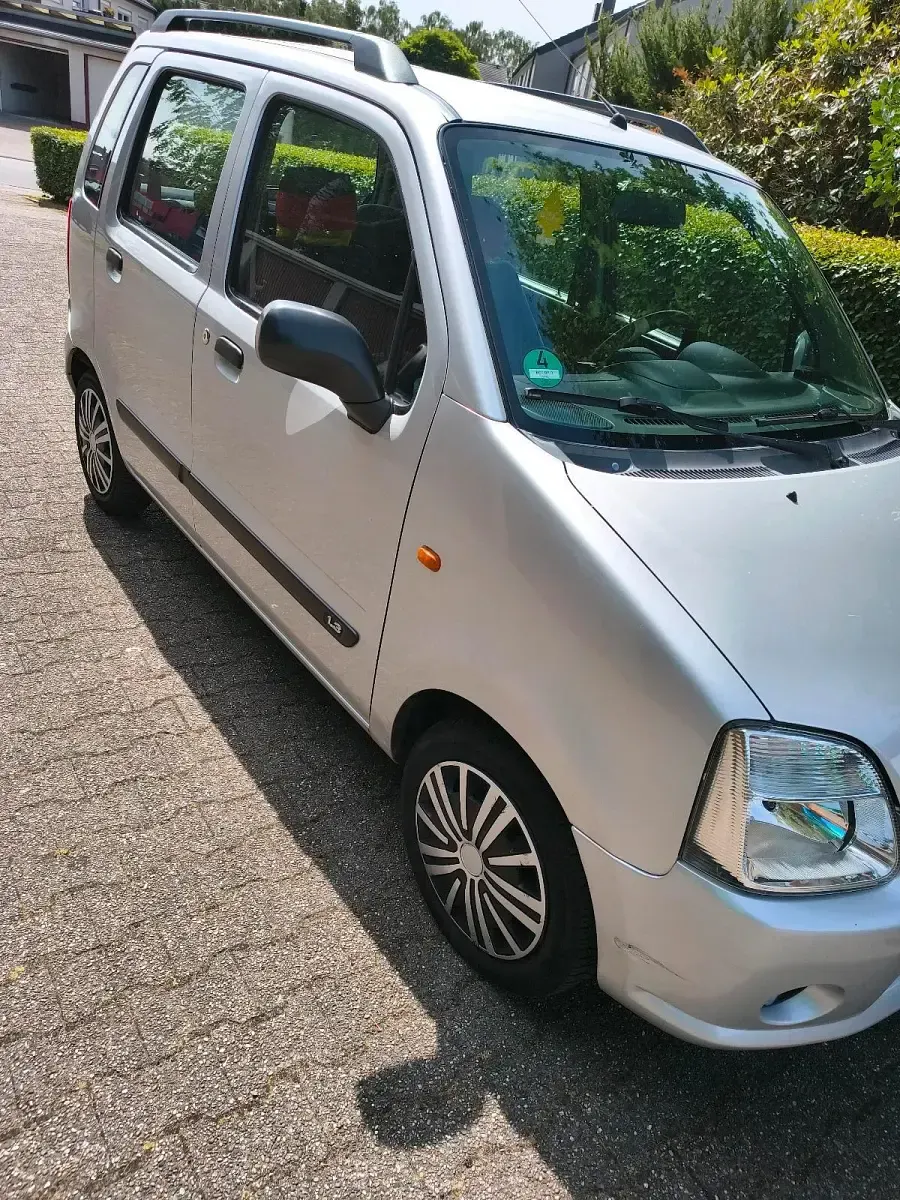 Gebraucht Suzuki Wagon R 90 PS (66 kW) 2004 Silber Van / Kleinbus