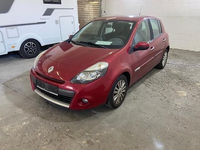 Rot (metallic) Gebraucht 2009 Renault Clio III Dynamique Kleinwagen | 2.250 € (Superpreis) - Bild 1/4