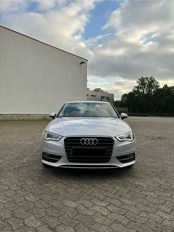 Gebraucht Audi A3 Ambiente 122 PS (89 kW) 2012 Silber Kleinwagen