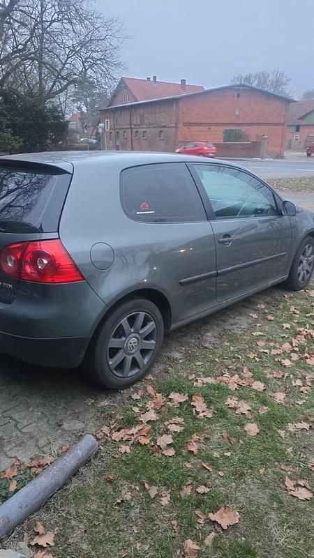 Gebraucht VW Golf V 105 PS (77 kW) 2004 Grau Kleinwagen