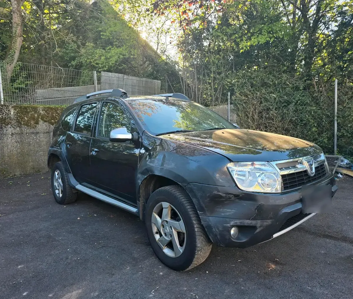 Second-hand Dacia Duster 105 CP (77 kW) 2012 Negru SUV