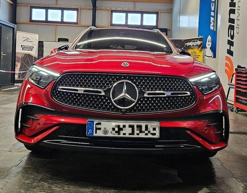 Gebraucht Mercedes GLC450 367 PS (269 kW) 2024 Rot SUV