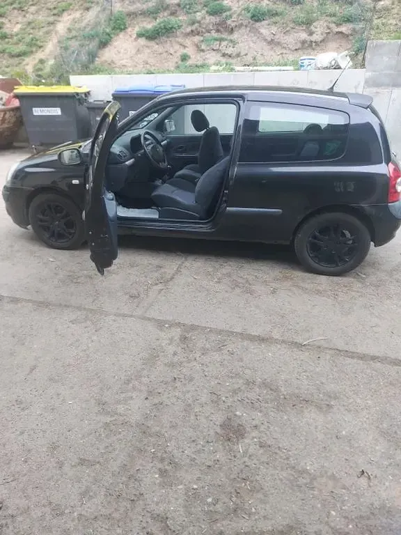 Gebraucht Renault Clio II 75 PS (55 kW) 2003 Schwarz Limousine