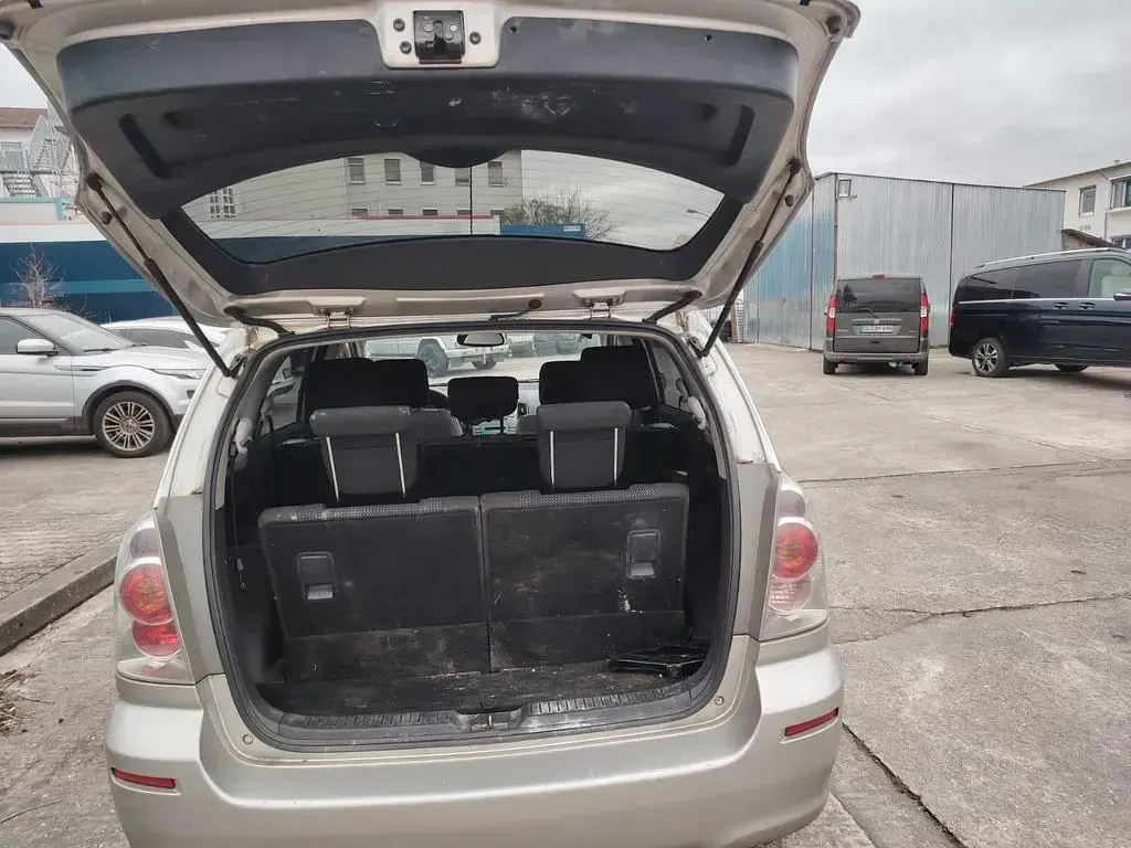 Gebraucht Toyota Corolla Verso 177 PS (130 kW) 2006 Silber Van / Kleinbus