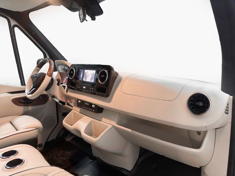Gebraucht Mercedes Sprinter Luxury 163 PS (119 kW) 2024 Schwarz Van