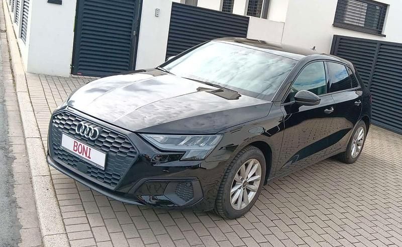 Schwarz Gebraucht 2023 Audi A3 Sportback Limousine | 23.200 € (Guter Preis) - Bild 1/4