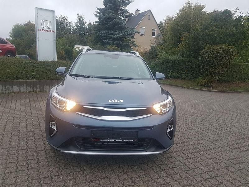 Neu Kia Stonic 79 PS (58 kW) 2025 Blau SUV
