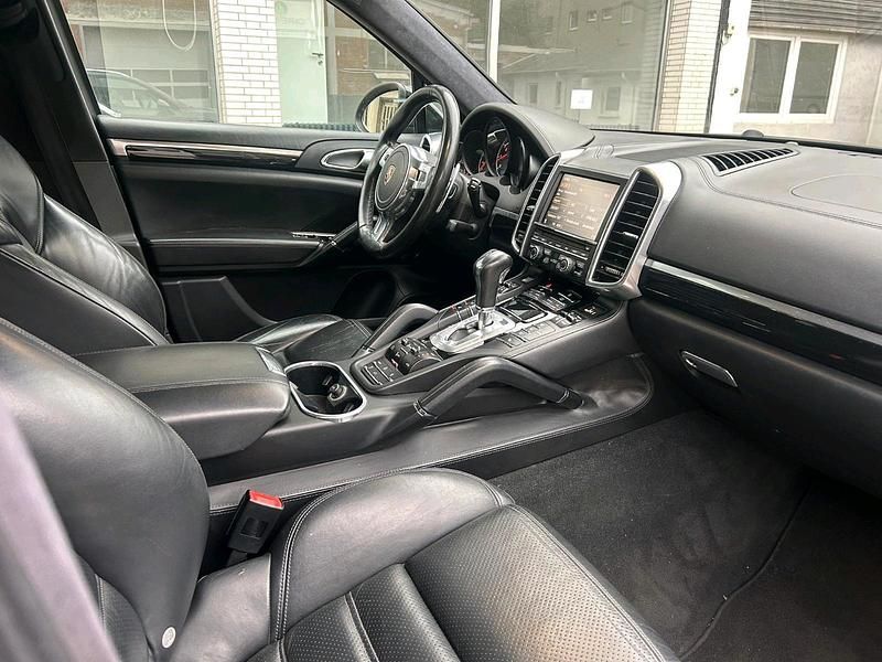 Gebraucht Porsche Cayenne Turbo 500 PS (367 kW) 2010 Schwarz SUV