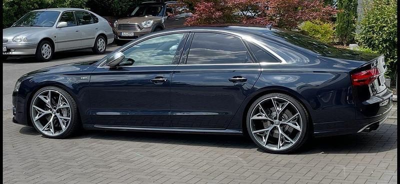 Gebraucht Audi S8 plus Design 605 PS (444 kW) 2017 Blau Limousine