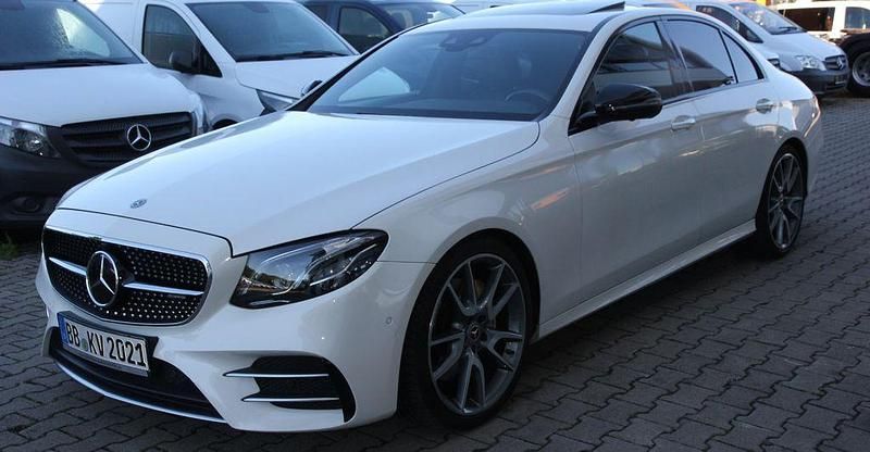 Weiß Gebraucht 2017 Mercedes E43 AMG AMG Limousine | 29.900 € (Superpreis) - Bild 1/4