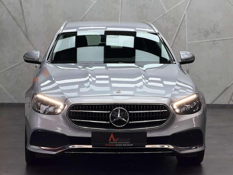 Gebraucht Mercedes E300 194 PS (142 kW) 2021 Hightechsilber metallic Kombi