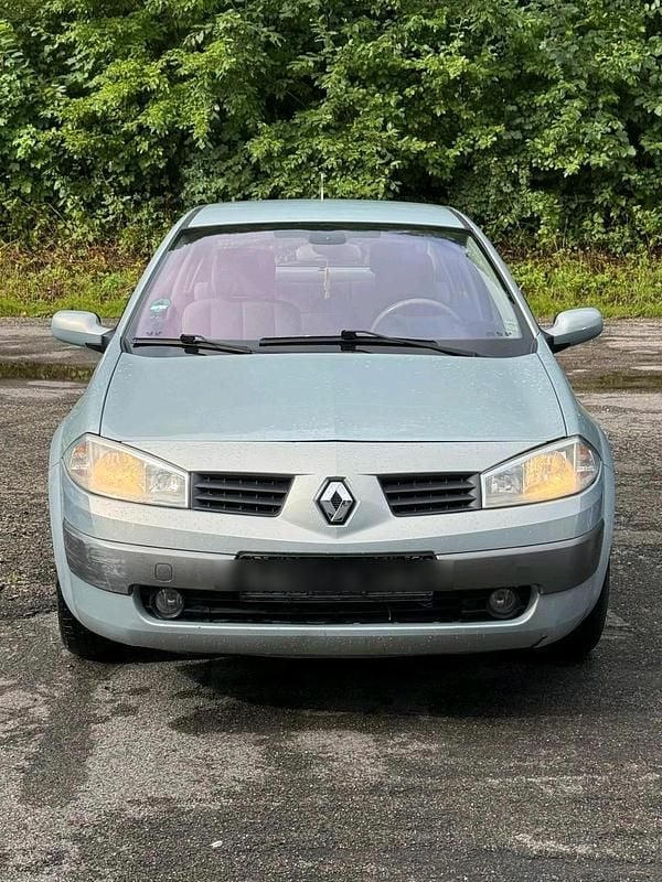 Grün Gebraucht 2003 Renault Mégane II Limousine | 1.300 € (Guter Preis) - Bild 1/4