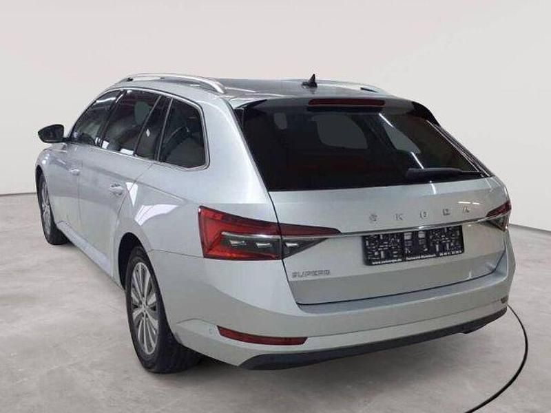 Gebraucht Skoda Superb Style 150 PS (110 kW) 2022 Brillantsilber metallic Kombi