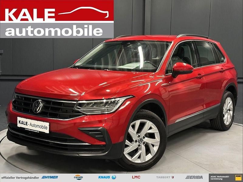 Rot metallic (kings red metallic) Gebraucht 2022 VW Tiguan Life SUV | 26.480 € (Superpreis) - Bild 1/4