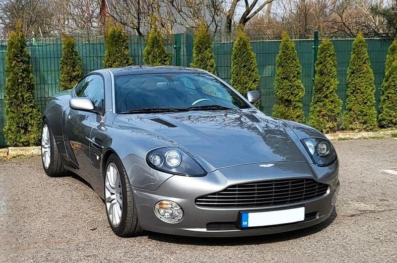 Grau Gebraucht 2003 Aston Martin Vanquish | 70.000 € - Bild 1/4