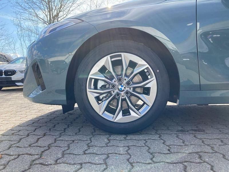 Neu BMW 120 Performance 170 PS (125 kW) 2026 Grün Kleinwagen