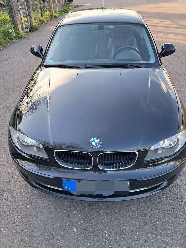 Second-hand BMW 116 122 CP (89 kW) 2010 Negru Hatchback