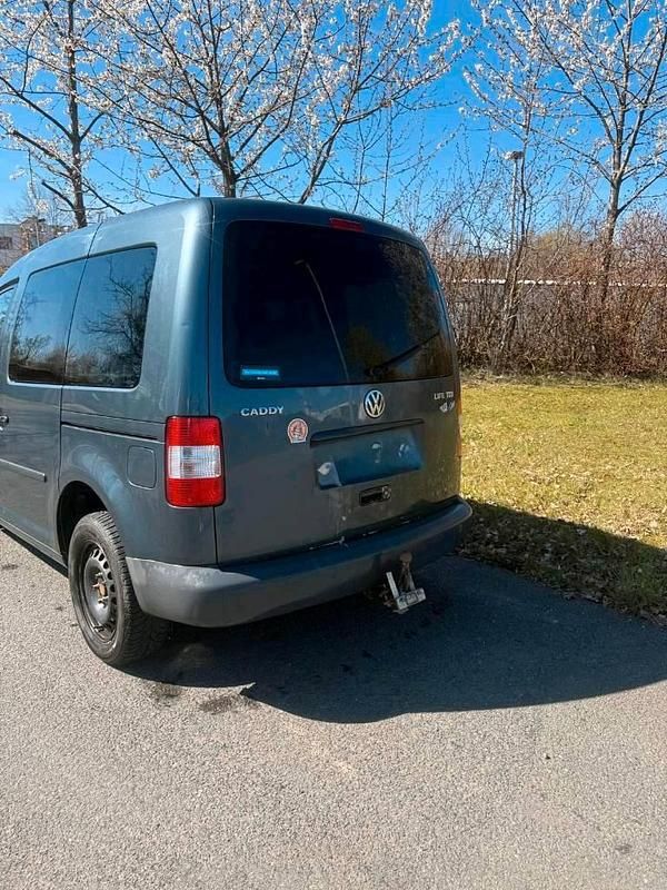Second-hand VW Caddy 105 CP (77 kW) 2006 Verde Monovolum