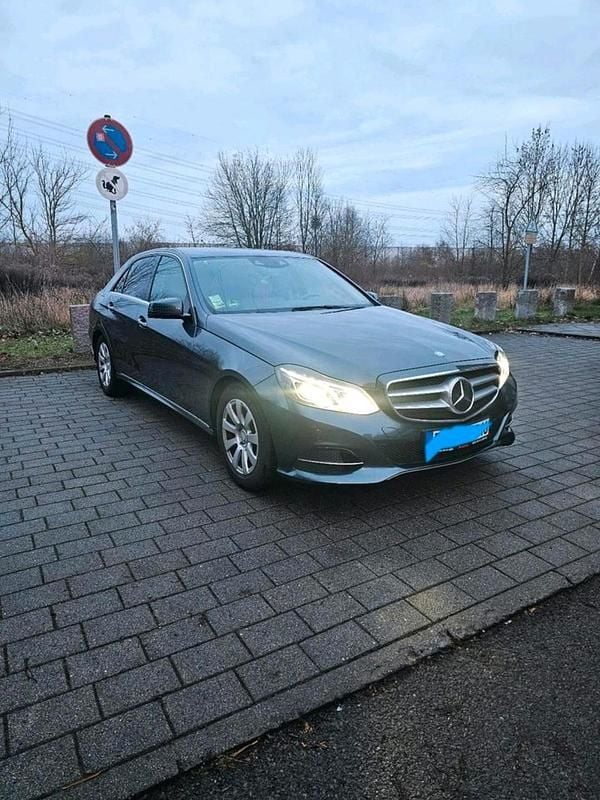 Gebraucht Mercedes E350 Business 258 PS (189 kW) 2015 Silber Limousine