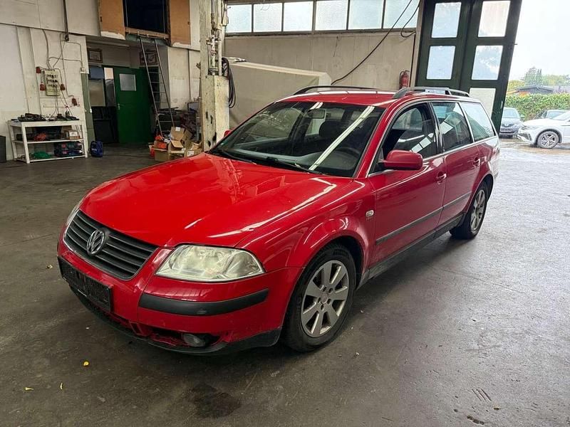 Rot Gebraucht 2001 VW Passat Kombi | 490 € (Superpreis) - Bild 1/4