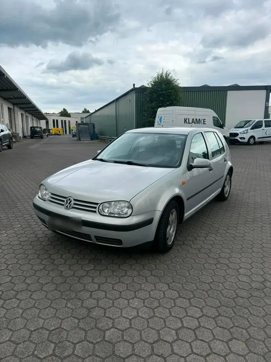 Gebraucht VW Golf IV 101 PS (74 kW) 1998 Silber Kleinwagen
