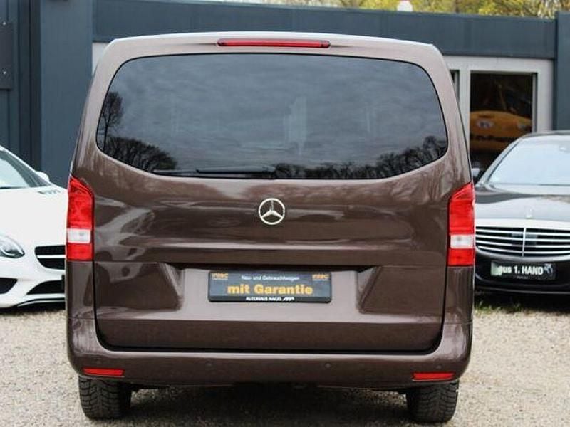 Gebraucht Mercedes V220 163 PS (119 kW) 2018 Grau Van / Kleinbus